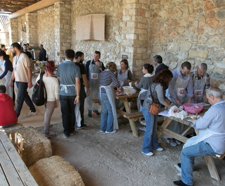 O ΣΕΣΑΕ γιορτάζει την Ημέρα Ιδιωτικής Ασφάλισης, μαγειρεύοντας και προσφέροντας