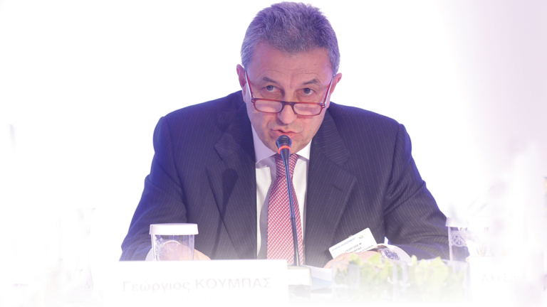 Ο Γιώργος Κούμπας ξεδιπλώνει την ψυχή του και αναδεικνύει την ασφαλιστική αγορά