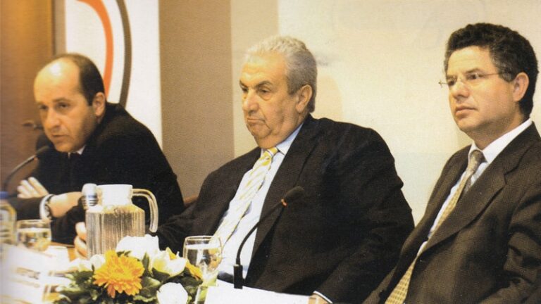 Από το αρχείο της «Α.Α.» - 2004