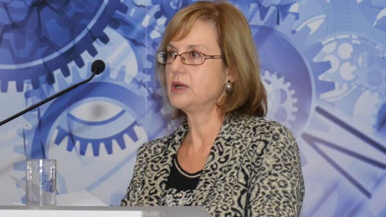 Παράδειγμα προς αποφυγή η κα Νάταρ