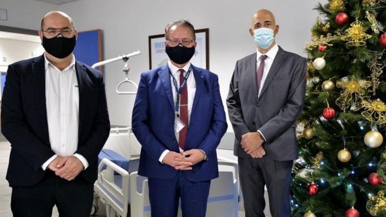 36 κλίνες δώρισαν οι ασφαλιστές της Κύπρου στο Νοσοκομείο Λάρνακας