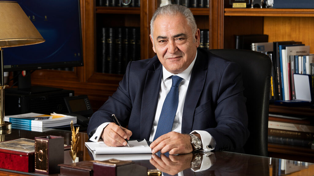 Πάει για Περιφερειάρχης ο Γιάννης Χατζηθεοδοσίου;