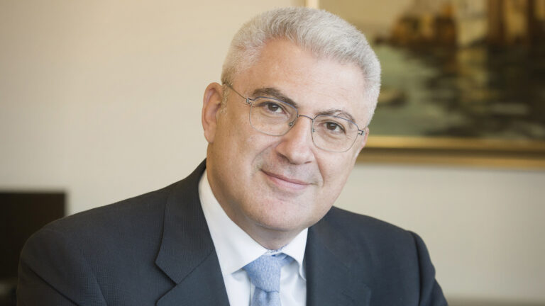 Δ/νων & Εργαζόμενοι Εθνικής Ασφαλιστικής: Ίσος προς ίσους