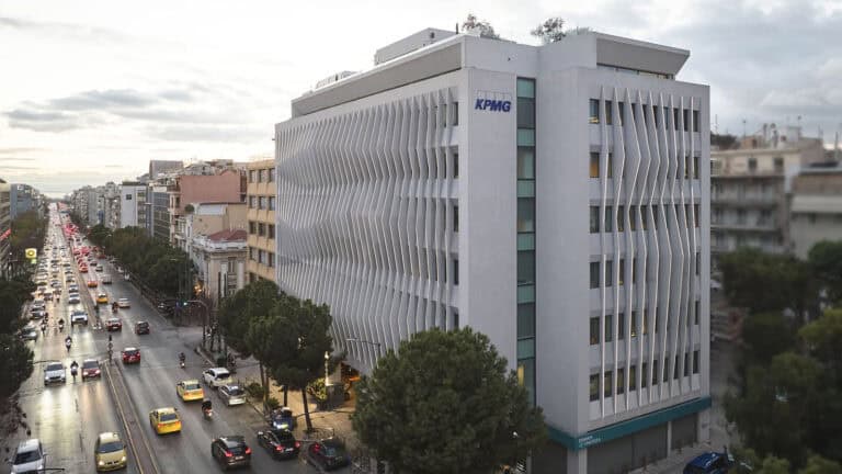 Έρευνα KPMG: Μετασχηματισμός του ασφαλιστικού κλάδου μέσω ΤΝ