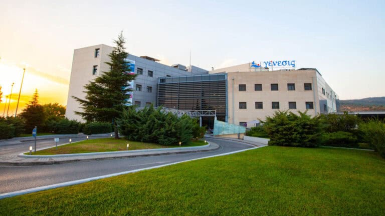 Στη γενική κλινική Γένεσις το πλέον εξελιγμένο σύστημα Da Vinci Xi